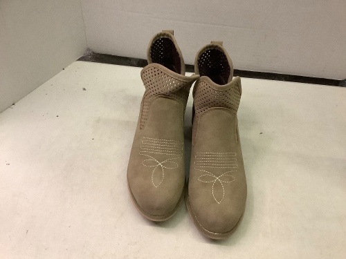 Natural Reflections Women's Boots, 7, Ecommerce Return - Lot 125