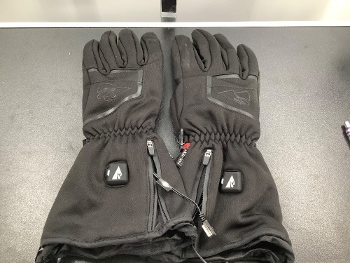 Action Heat 5 Volt Rechargeable Gloves, Powers On, Ecommerce Return - Lot 264