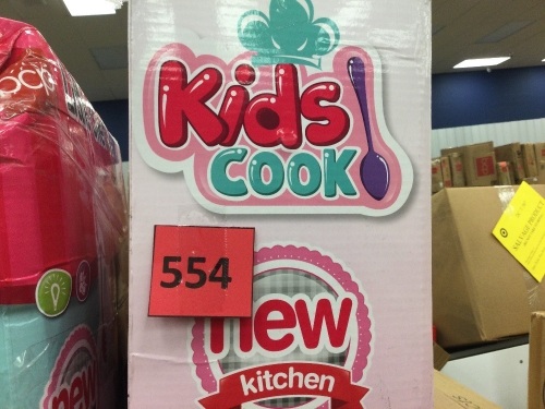 Pretend Play Kitchen Toy Set for Kids - Lot 554