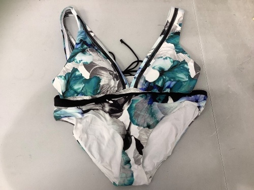 Women's Calla Bikini, M, New - Lot 148