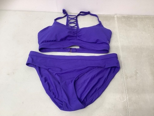 Calia Womens 2 Pc Swimsuit, M, Appears new, Retail 90.00 - Lot 273