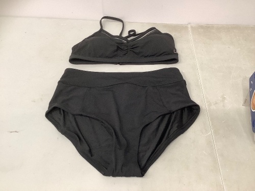 Calia Womens 2 Piece Swimsuit, M, Appears new, Retail 90.00 - Lot 306