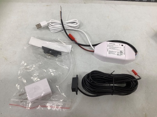 Smart WiFi Garage Door Opener, Appears New - Lot 979