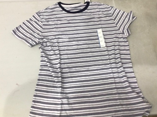 Goodfellow Mens Shirt, L, New, Retail 9.99 - Lot 277