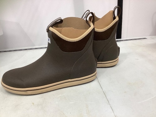 XtraTuf Mens Deck Boots, 8, E-Commerce Return, Retail 100.00 - Lot 543