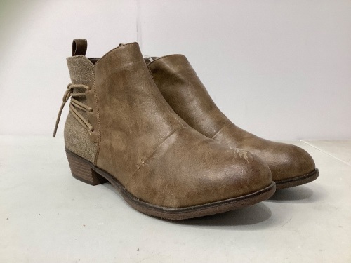 Women's Natural Reflections Boots, 11, E-Comm Return - Lot 362