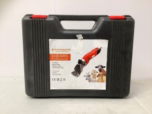 Pet & Livestock Shears, Powers Up, E-Comm Return, Retail $174.99 - Lot 15