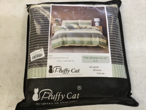 Fluffy Cat 3 Piece Duvet Cover Set, King - Appears New  - Lot 1003