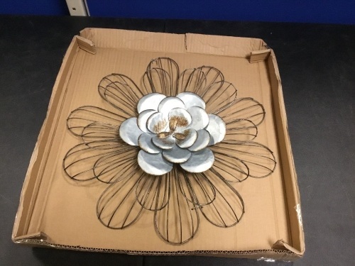 Galvanized Metal Daisy Wall Decor, 18" x 18" - Appears New  - Lot 1135