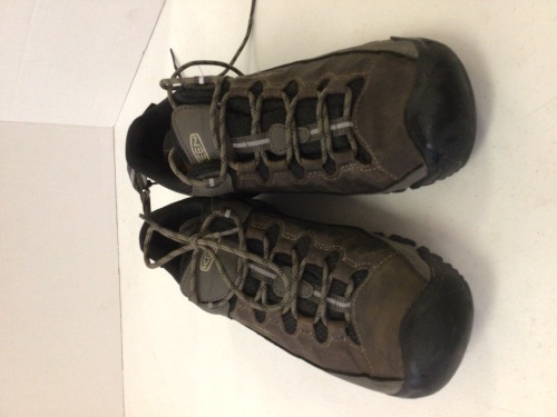 KEEN Targhee III Low Waterproof Hiking Shoes for Men - Bungee Cord/Black -9M, E-CommerceReturn - Lot 427