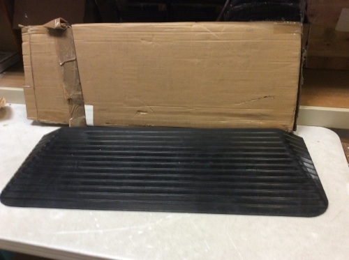 VEVOR 2" Rise Heavy Duty Solid Rubber Curb Ramp - Appears New  - Lot 501