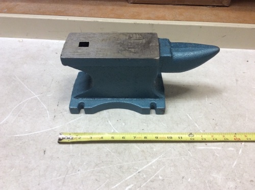 55lb Blacksmith Silversmith Anvil Rugged Round Horn Cast Iron - Appears New  - Lot 93