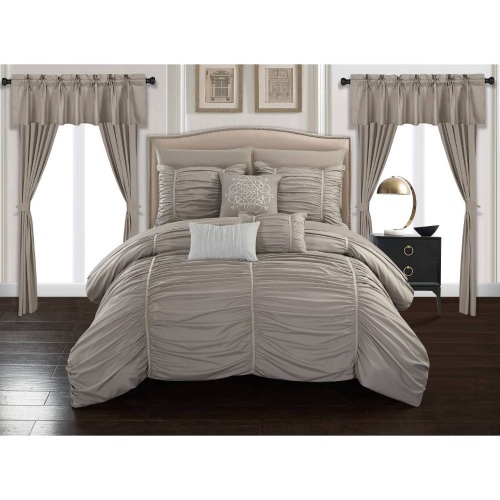 Chic Home Design Hallstatt 20Pc Bed in a Bag Comforter Set, King - Appears New  - Lot 1051