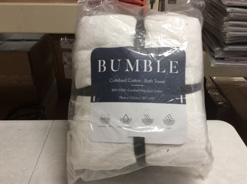 Bumble Combed Cotton Bath Towel 30" x 60" - Appears New  - Lot 567