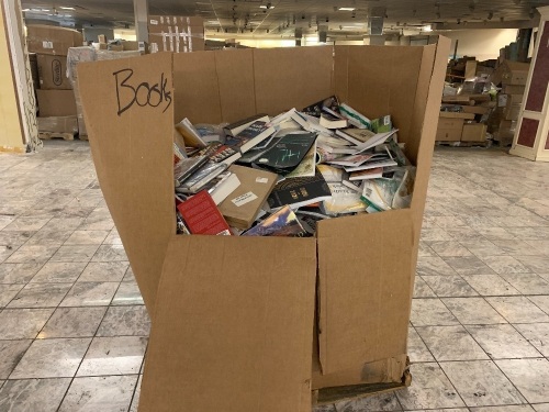Large Pallet of Books. Many are New - Lot 56