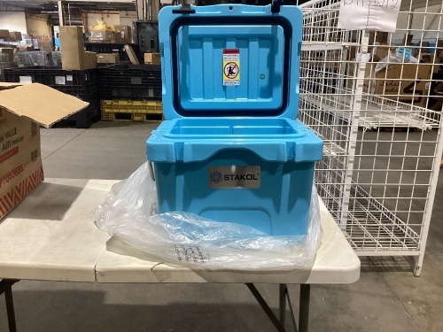 6 Quart Cooler Portable Ice Chest Leak-Proof 24 Cans Ice Box - Lot 285