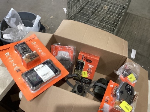 Lot of Some Used and New Trail Cameras - Lot 868