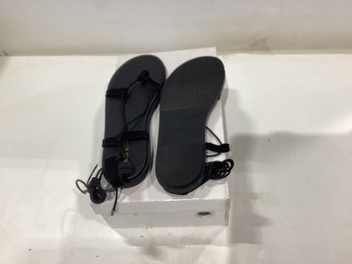 Lot of (26) Assorted Sizes Womens Black Sandals  - Lot 636