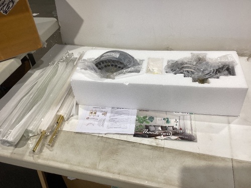 Light Fixture - Lot 633