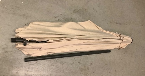 Patio Umbrella, Ecommerce Return - Lot 146