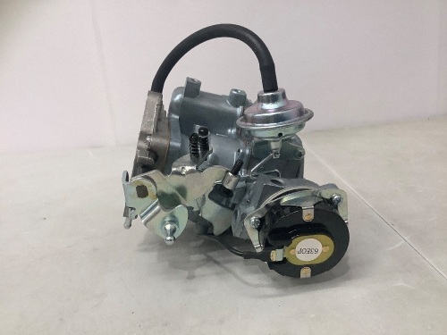 Carburetor, Specs Unknown, E-Commerce Return - Lot 555