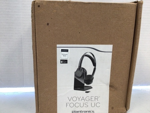 Plantronics Headset, Powers Up, E-Comm Return, Retail $185.99 - Lot 582