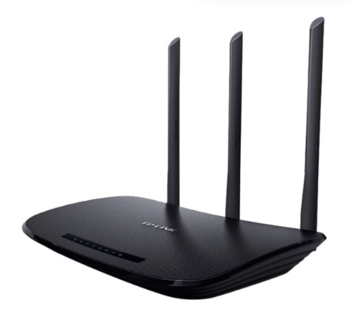 TP-LINK Wireless Router, Powers Up, E-Commerce Return, Retail 24.99 - Lot 116