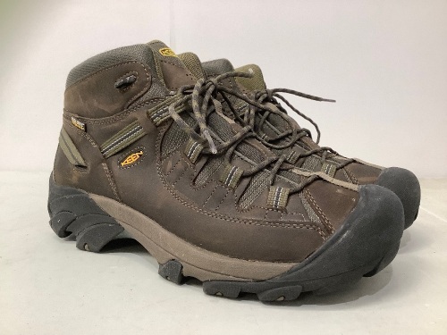 KEEN Hiking Boots for Men, 12, E-Commerce Return, Retail 164.99 - Lot 146