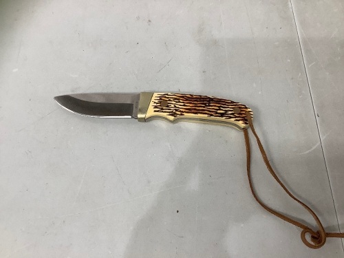 Uncle Henry Hunting Knife, E-Commerce Return, Retail 27.99 - Lot 111
