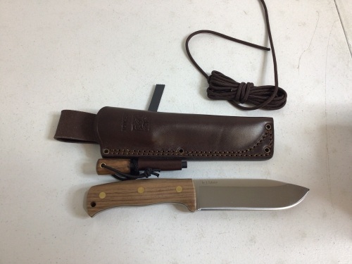 Joker Hunting Knife w/ Sheath, Appears new - Lot 625A