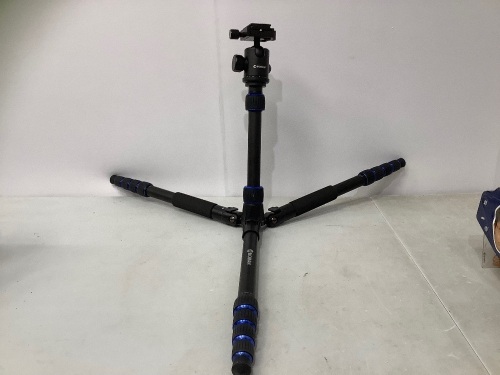 Camera Tripod, Appears New - Lot 27