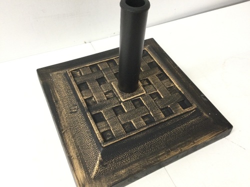 26lb Steel Square Patio Umbrella Base Stand, Basketweave Pattern,NEW - Lot 43