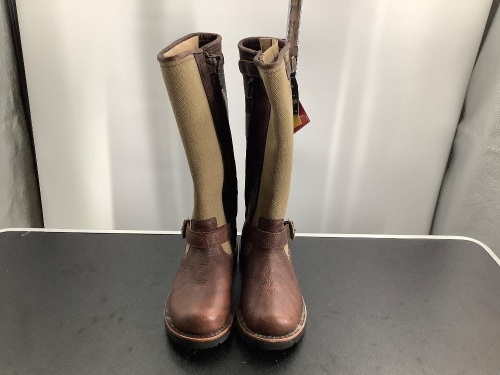 SHE Women's Boots, 8, Ecommerce Return - Lot 170