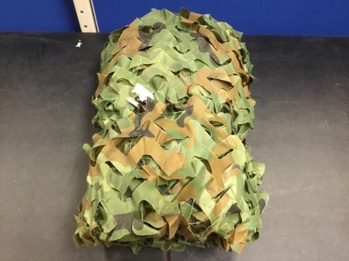 Large Camoflauge Netting - E-Comm Return, Appears New  - Lot 1141
