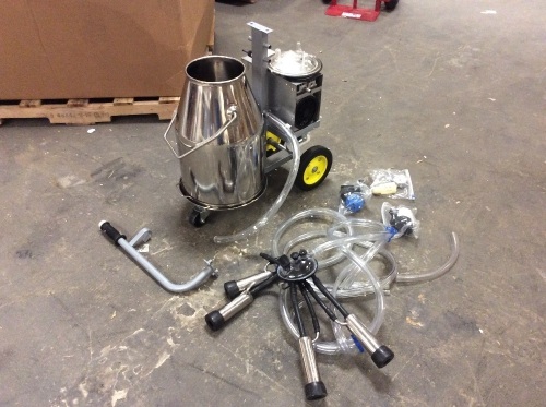 Electric Milking Machine - Powers On, Has Suction, Not Tested Further - Lot 1037