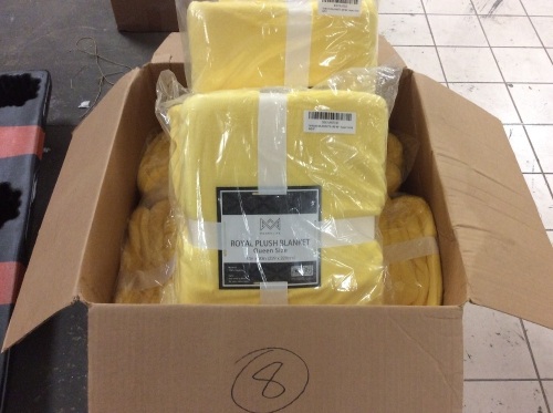Lot of (8) Royal Plush Aspen Gold Throw Blankets, Queen - New  - Lot 325