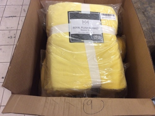 Lot of (9) Royal Plush Aspen Gold Throw Blankets, Queen - New  - Lot 1092