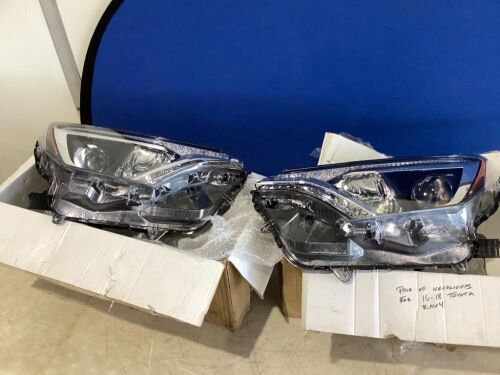 Pair of Headlights for 2016-18 Toyota Rav 4 - Lot 64
