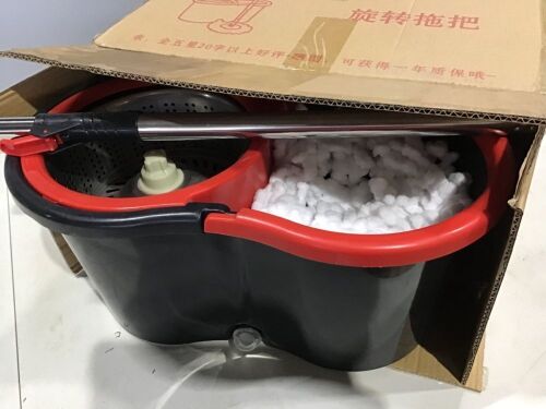 Spin Mop & Bucket Set  - Lot 672