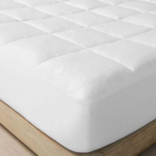 Casaluna Memory Foam & Down Alternative Mattress Pad, Queen  - Lot 472