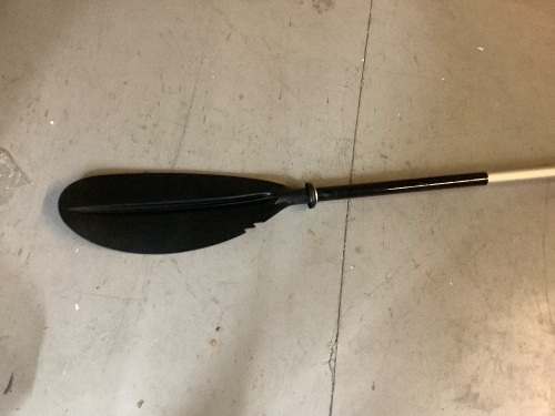 Kayak Paddle, Ecommerce Return - Lot 205
