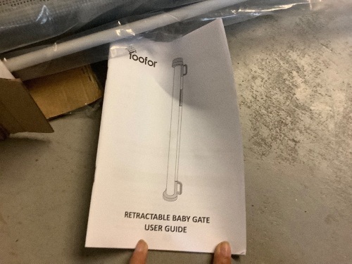 Retractable Baby Gate, Appears New - Lot 206