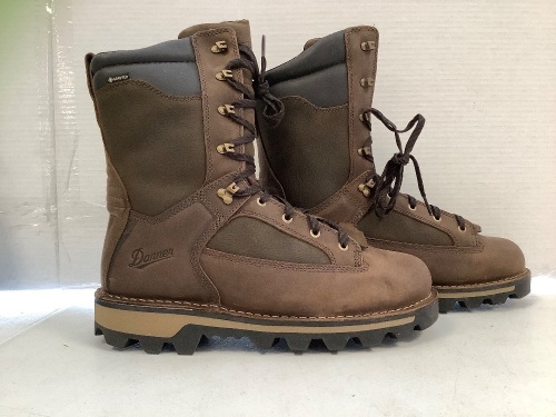 Danner Mens Boots, 10.5EE, E-Commerce Return, Retail 279.95 - Lot 348