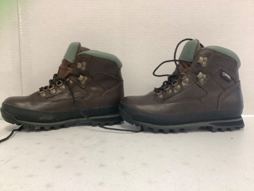 Womens Hiking Boots, 8.5M, E-Commerce Return, Retail 129.99 - Lot 52