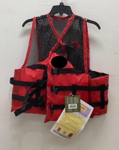 Life Vest, L, Appears New, Retail 29.99 - Lot 304