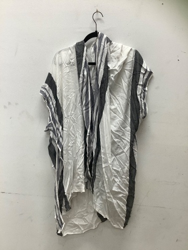 Calia Womens Swim Wrap, OSFA, Appears new, Retail 45.00 - Lot 415