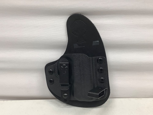 Crossbreed Holster, E-Commerce Return, Retail 59.99 - Lot 515