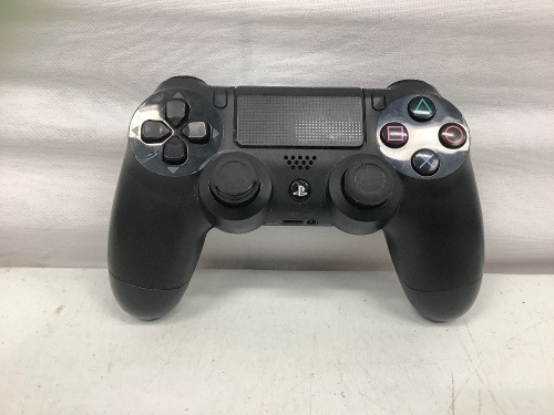 Sony Playstation Controller, E-Commerce Return, Some Damage/Wear, Powers Up, Retail 59.00 - Lot 561