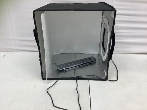 Small Photo Light Box, Powers Up, Appears new, Retail 29.99 - Lot 552
