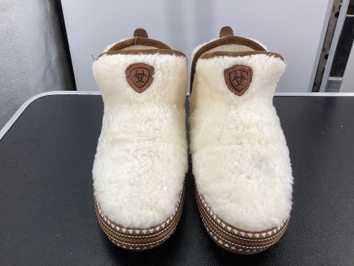 Ariat Women's Slippers, Large, 9,  Appears New - Lot 309